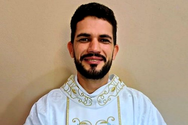 Padre Douglas Ferreira Leite de 35 anos é natural de Conceição -de Ipanema - Fotos: Diocese de Caratinga